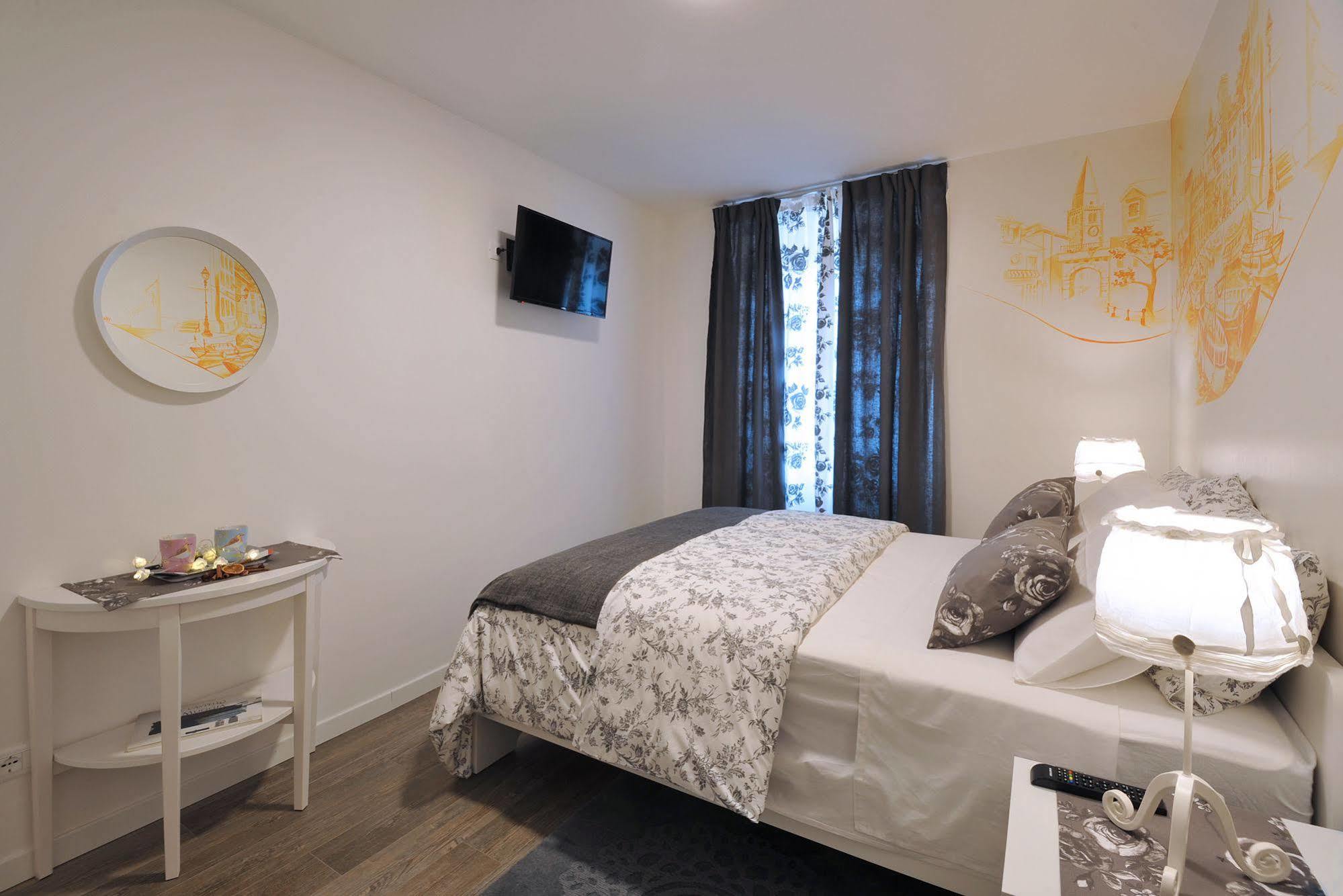 Residenza Corso Saba Hotel Триест Екстериор снимка