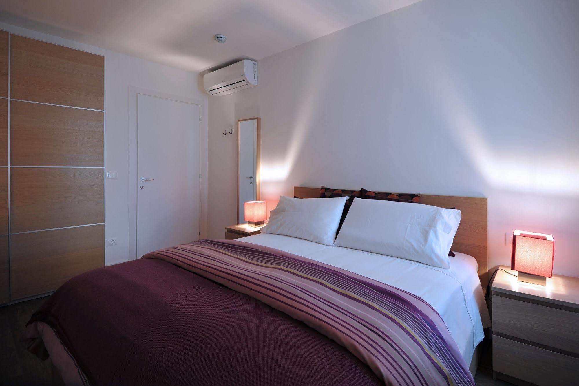 Residenza Corso Saba Hotel Триест Екстериор снимка