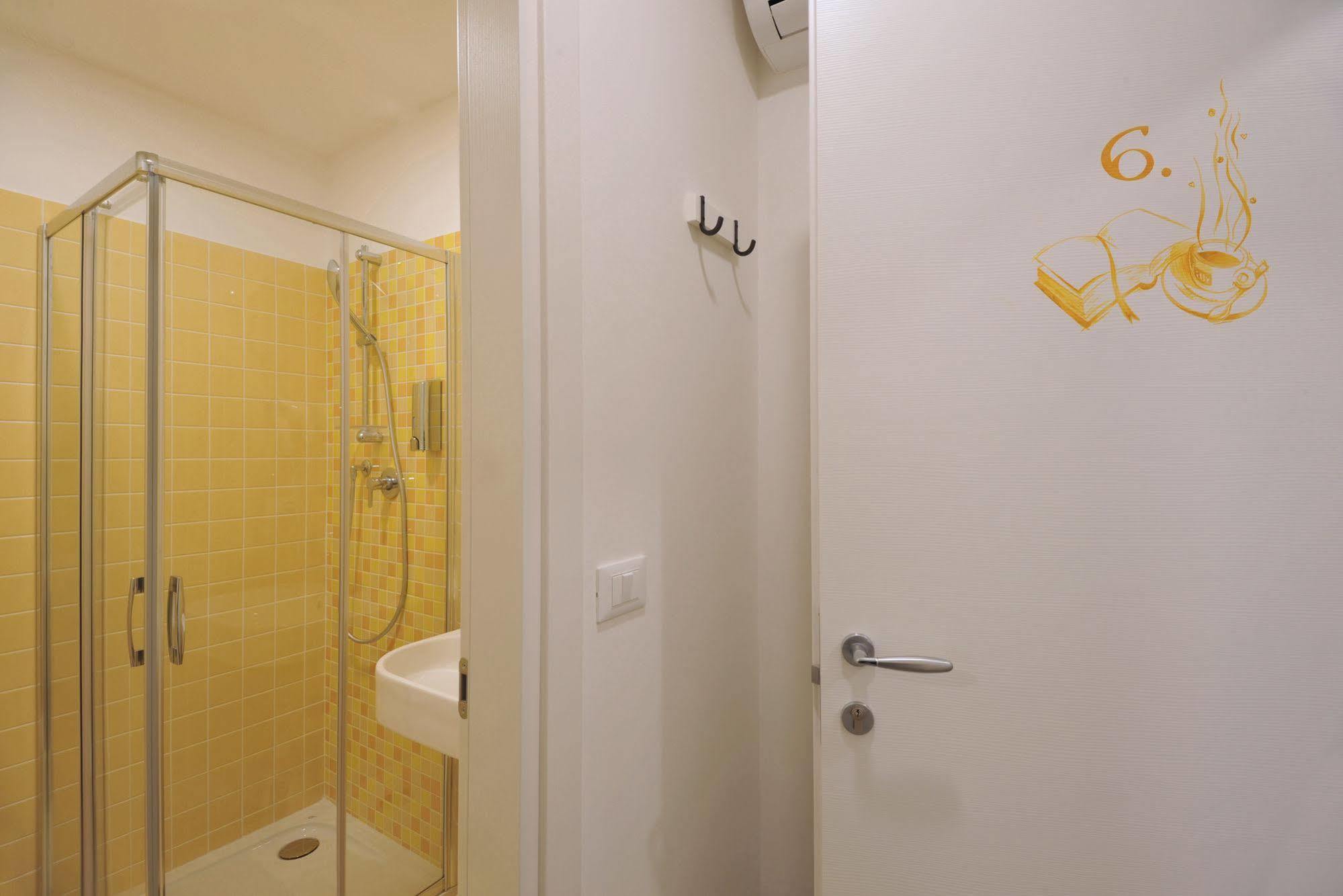 Residenza Corso Saba Hotel Триест Екстериор снимка