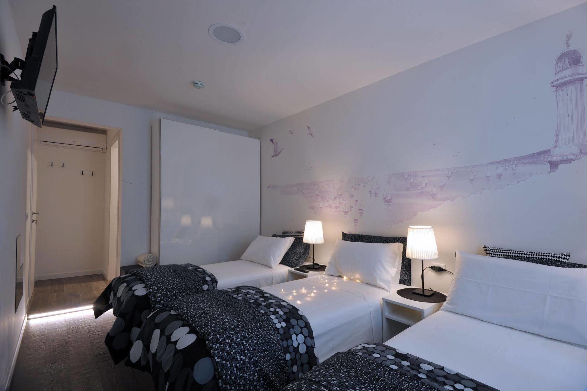 Residenza Corso Saba Hotel Триест Екстериор снимка