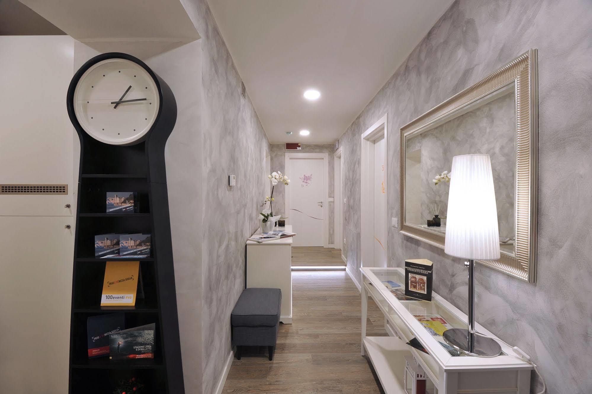 Residenza Corso Saba Hotel Триест Екстериор снимка
